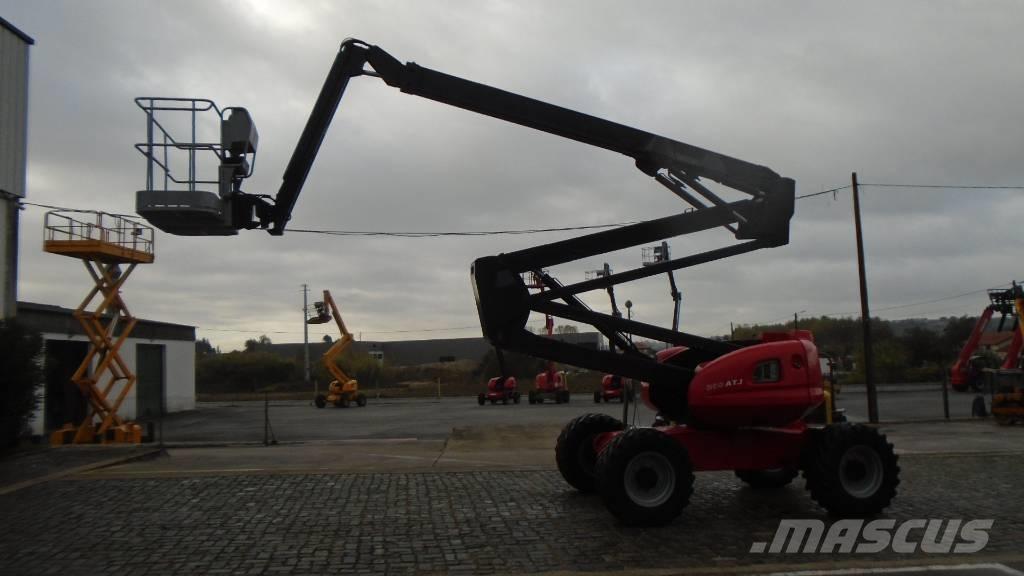 Manitou 200 ATJ 曲臂高空作業車