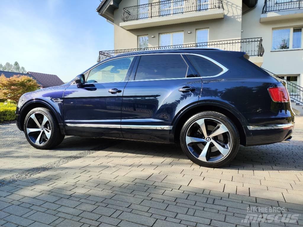 Bentley Bentayga V8 汽車