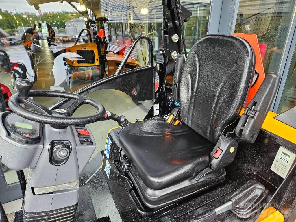 GiANT g2700hd + x-tra 小型裝載機