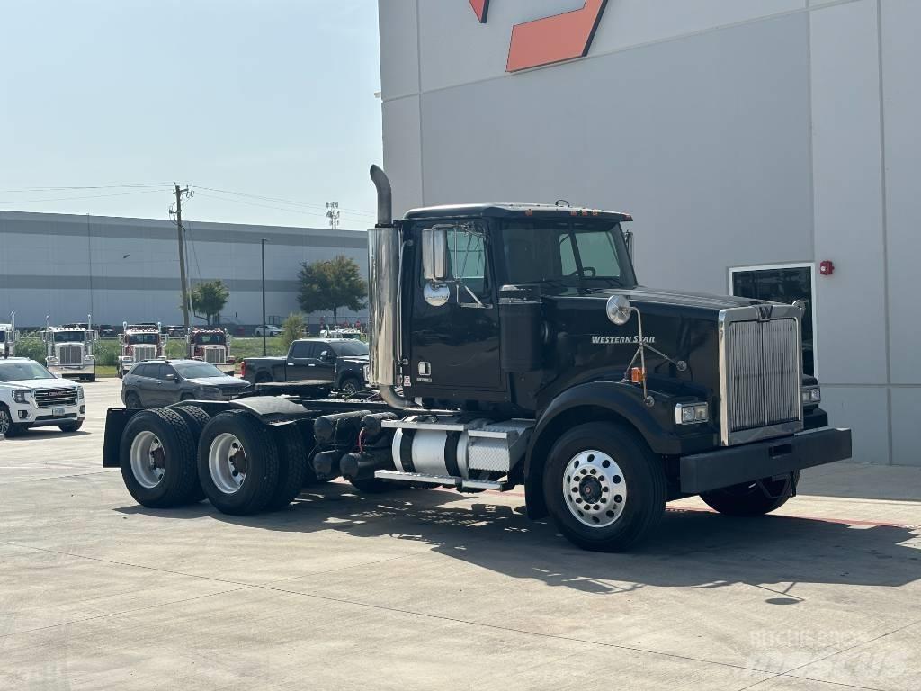 Western Star 4900 曳引機組件
