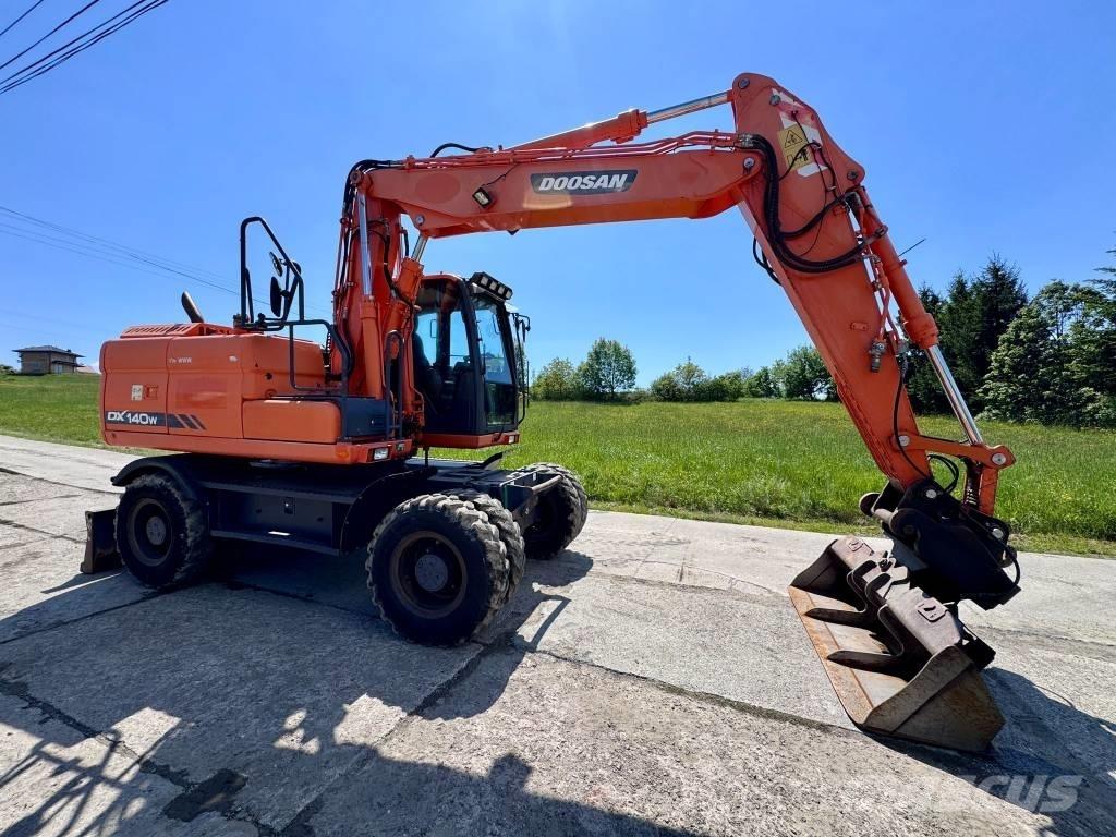 Doosan DX 140 W-3 旋轉式挖土機/掘鑿機/挖掘機