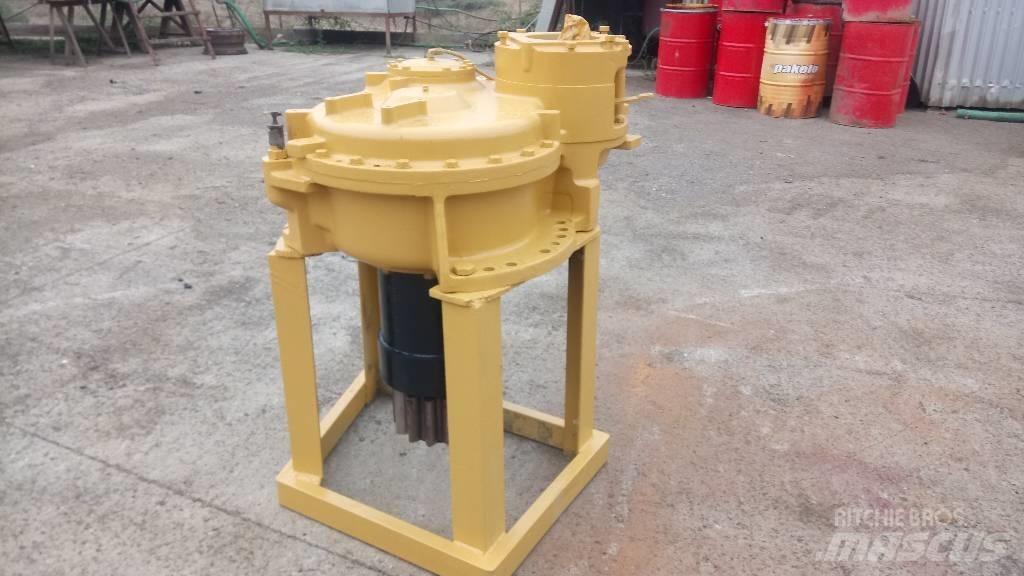 CAT 245 傳動裝置