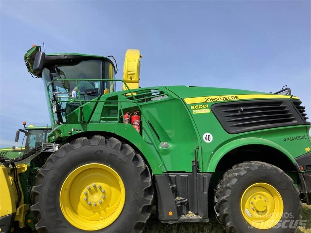 John Deere 9600i 自走式飼料採集機