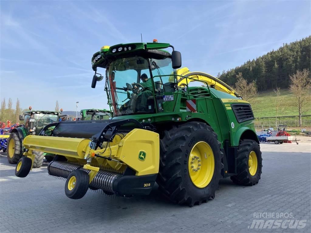John Deere 9600i 自走式飼料採集機