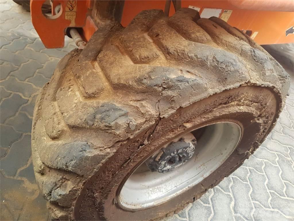 JLG 460SJ 伸縮臂高空作業車