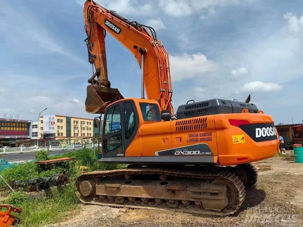 Doosan DX 300 履帶式 挖土機/掘鑿機/挖掘機