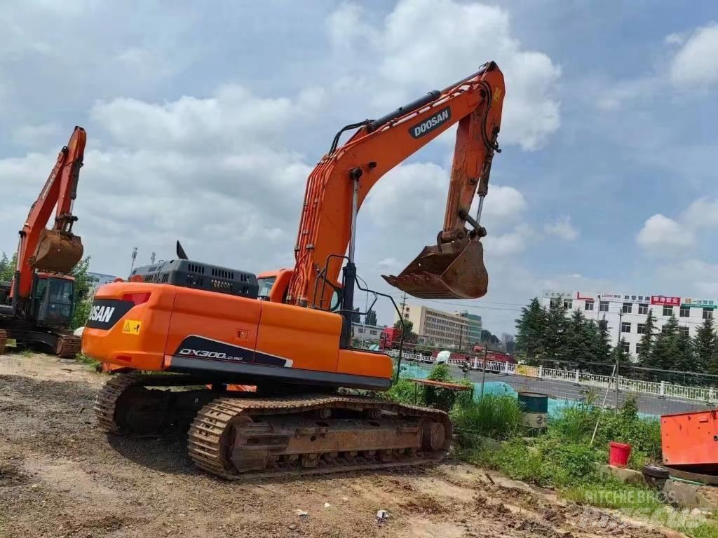 Doosan DX 300 履帶式 挖土機/掘鑿機/挖掘機