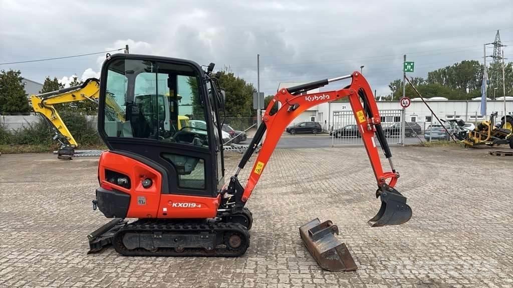 Kubota KX019-4 小型挖土機/掘鑿機<7t(小型挖掘機)