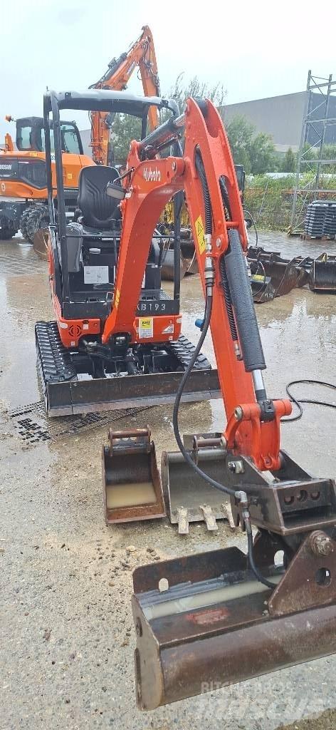 Kubota KX 019-4 小型挖土機/掘鑿機<7t(小型挖掘機)