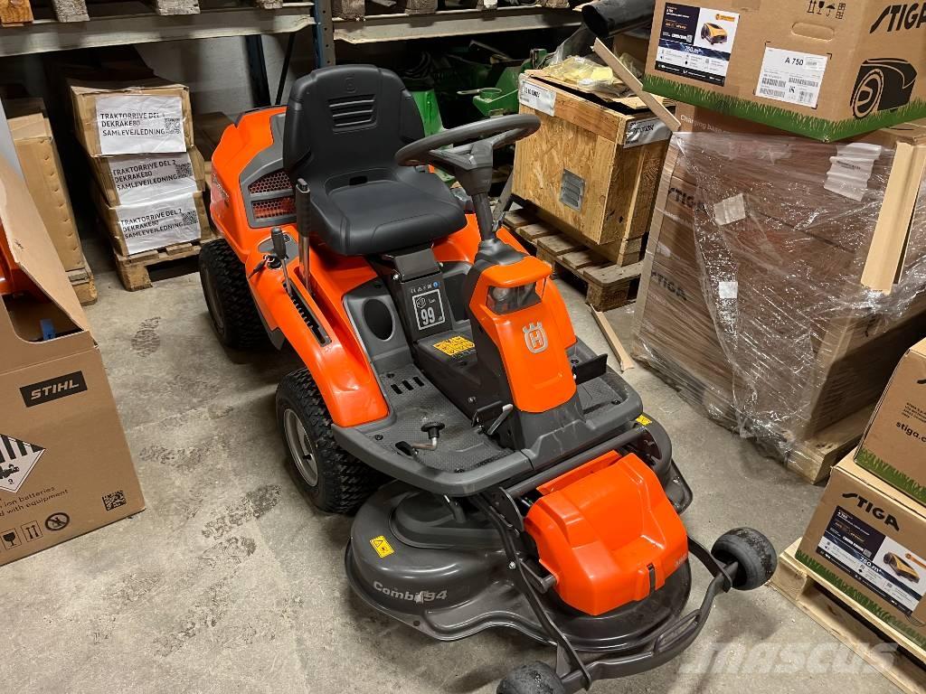 Husqvarna R216T AWD 騎乘式割草機