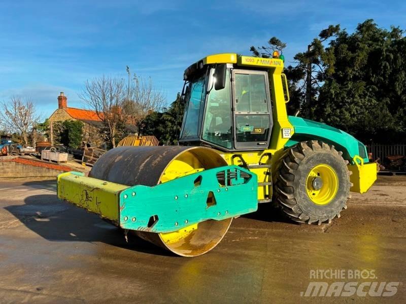 Ammann ASC 110 單輪滾壓機
