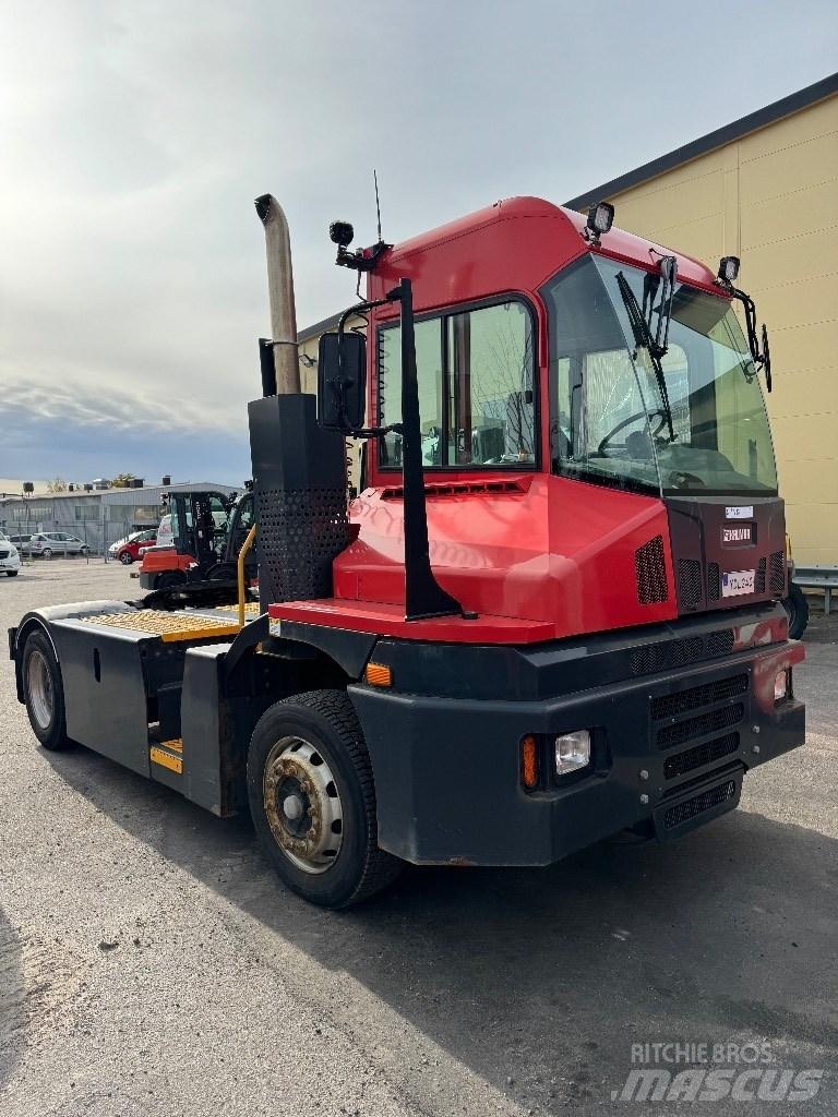 Kalmar T2 牽引車