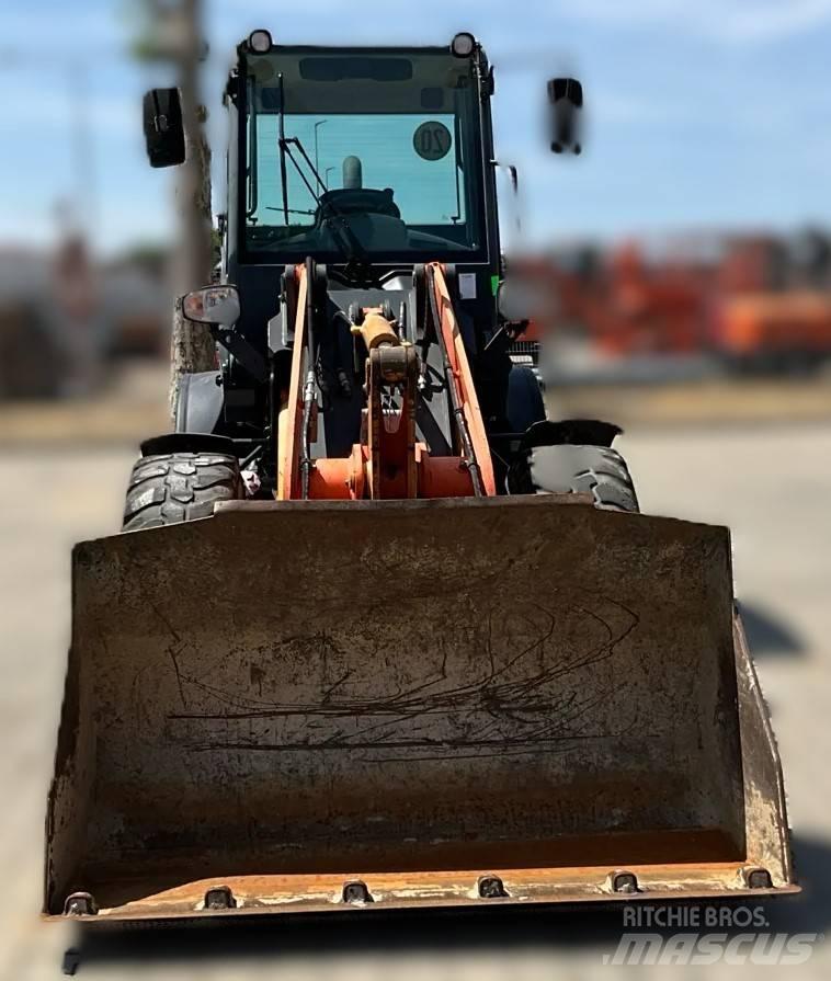 Komatsu WA 80-6 輪胎式裝載機