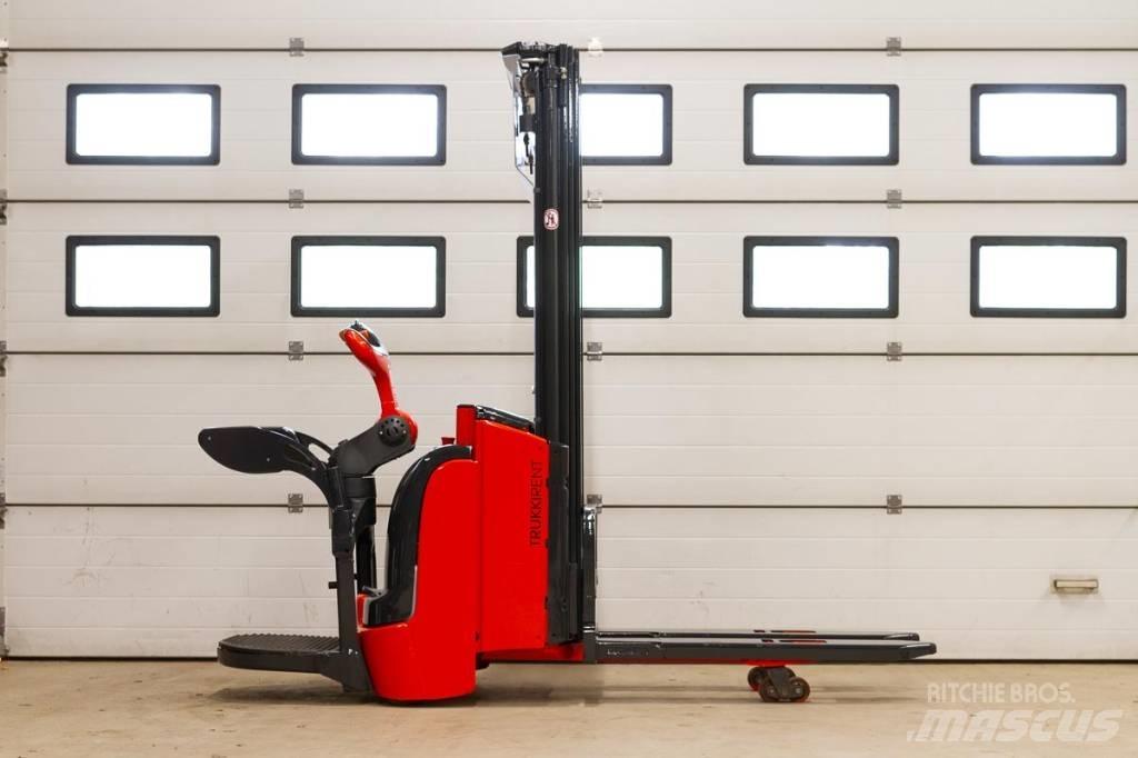 Linde L 14 自走式堆積機