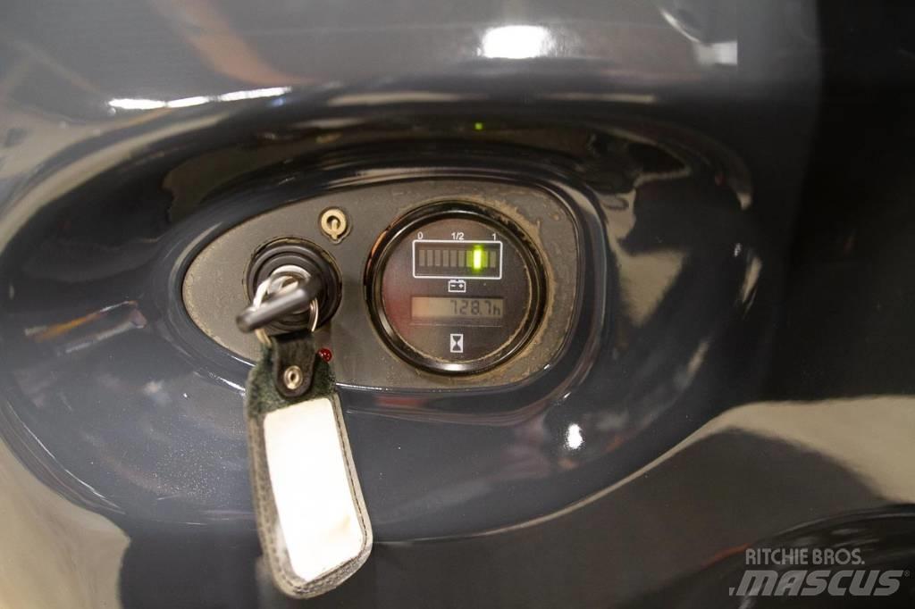 Linde L 14 自走式堆積機