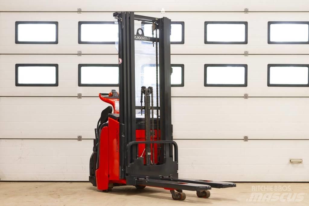Linde L 14 自走式堆積機