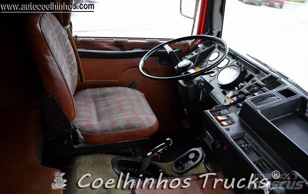 Volvo F10 平板式/側卸式卡車
