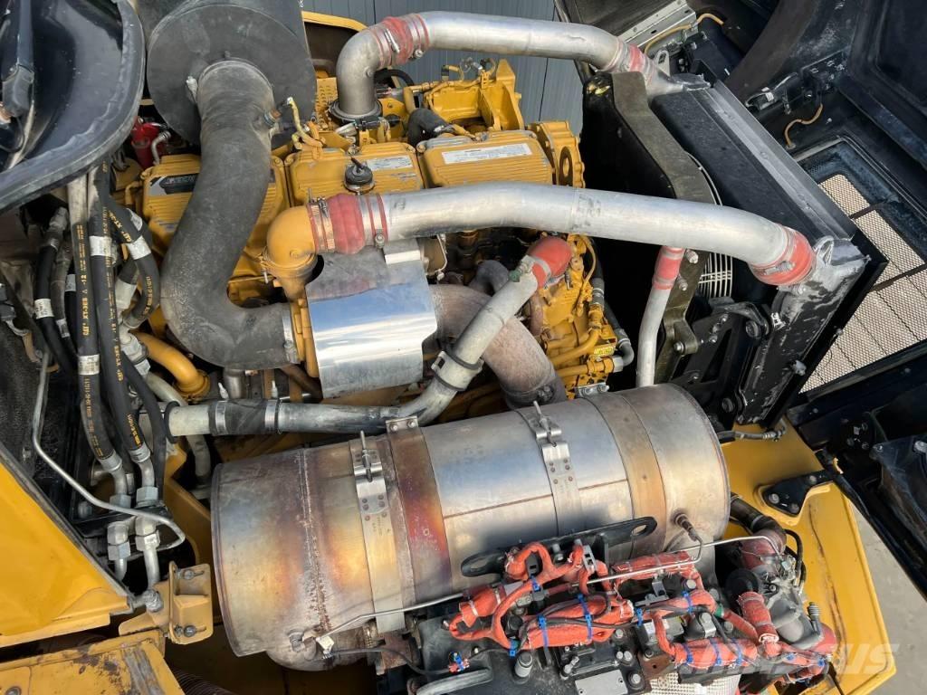 CAT 735 | 735B 鉸接式起吊車