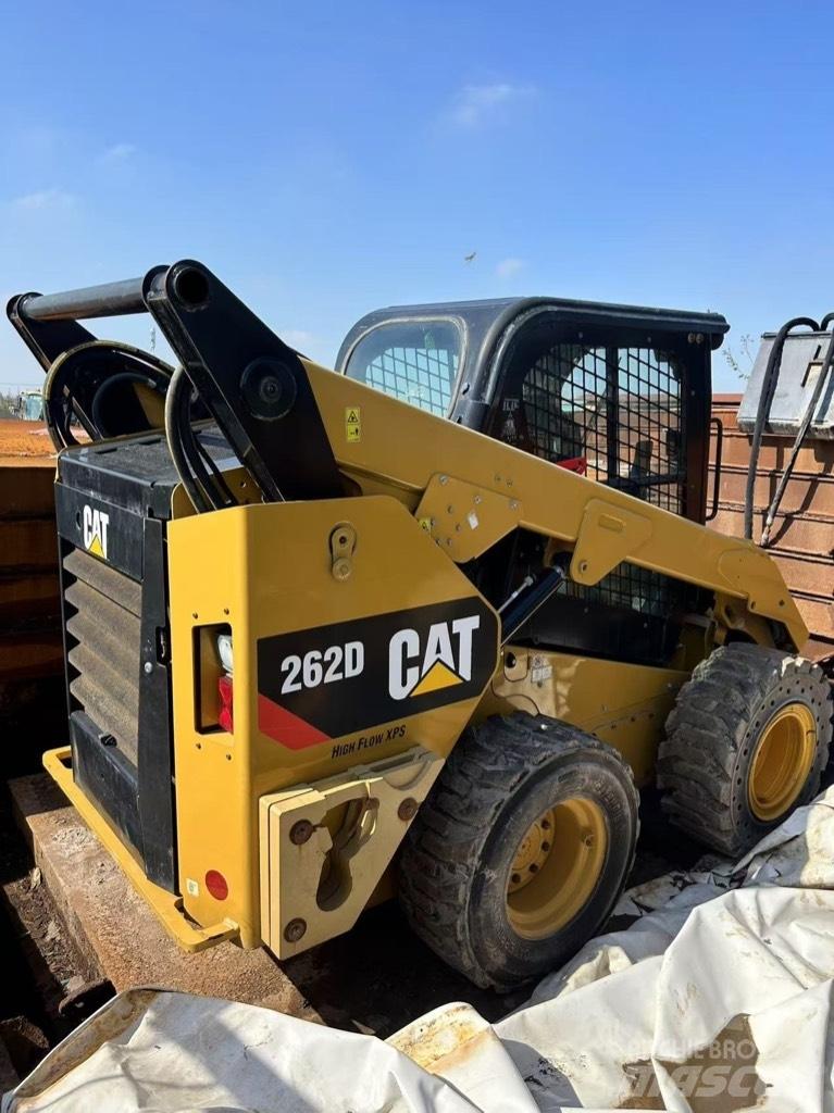 CAT 262 D 滑移轉向裝載機
