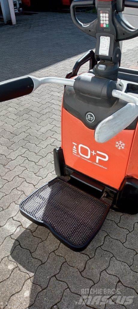Toyota SPE140L 行走控制式堆積機