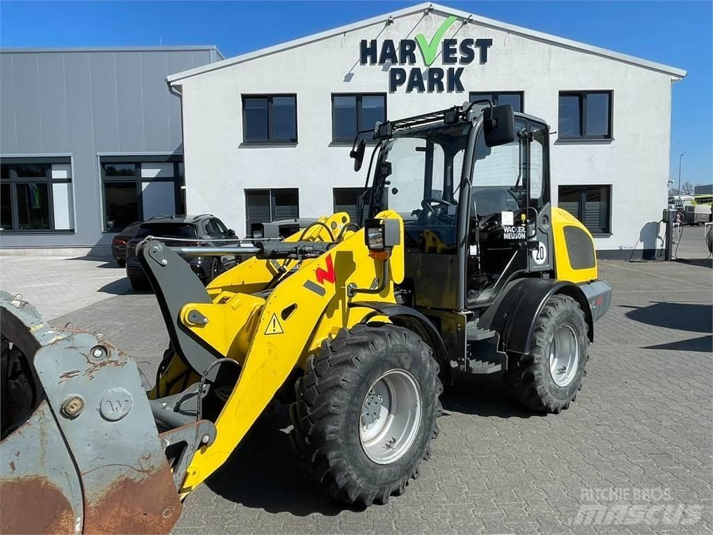 Wacker Neuson WL44 輪胎式裝載機