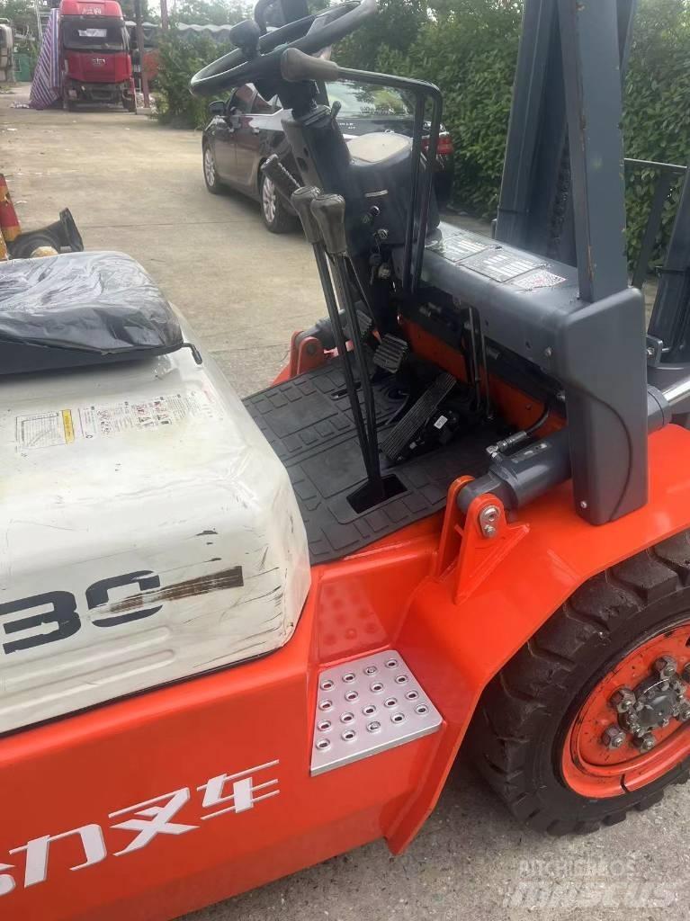 Heli CPC 30 柴油卡車