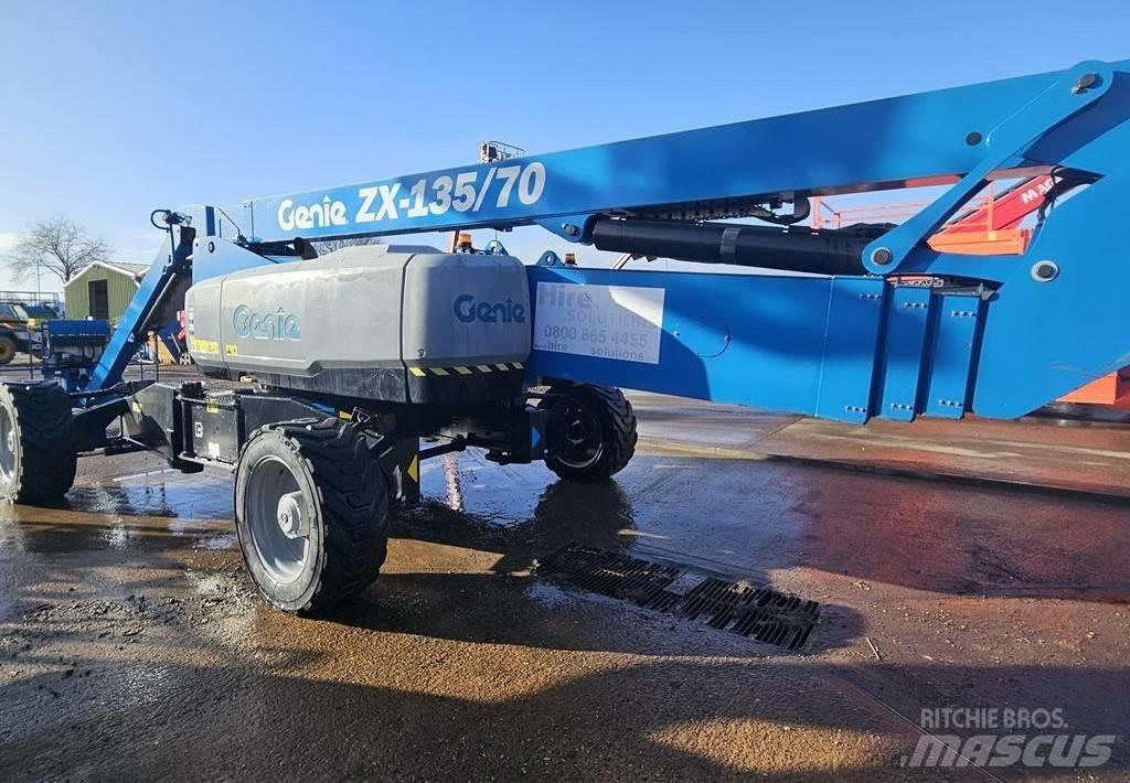 Genie ZX 135/70 曲臂高空作業車