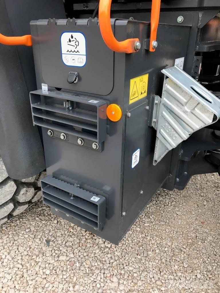 Develon DL 320-7 輪胎式裝載機