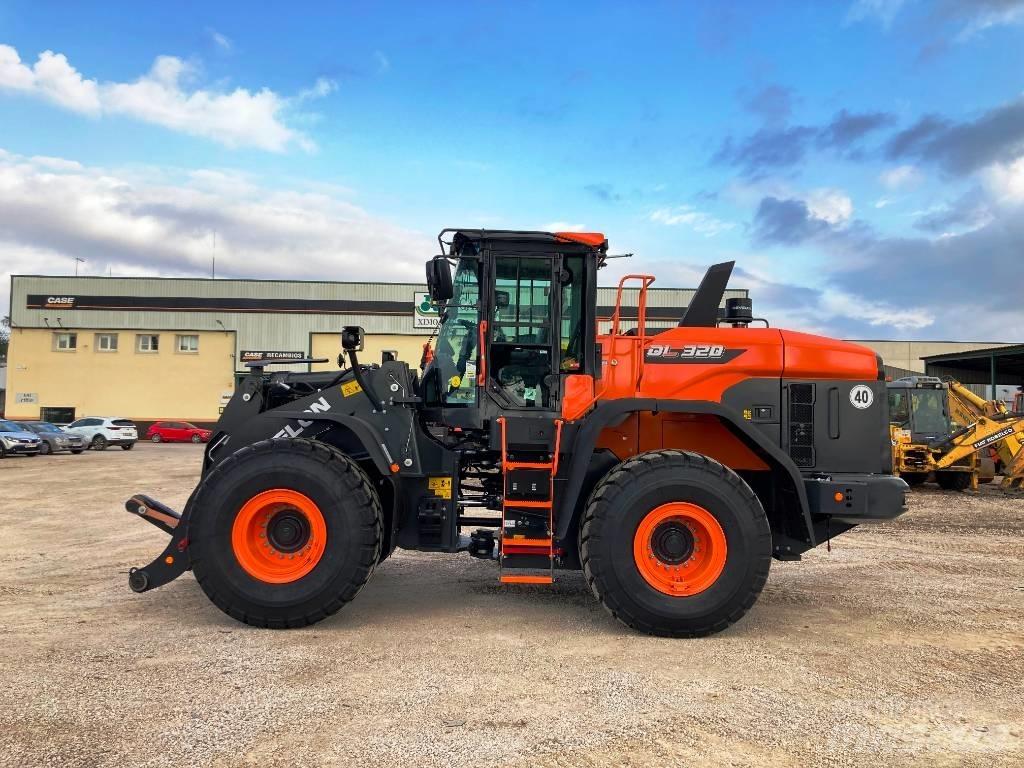 Develon DL 320-7 輪胎式裝載機