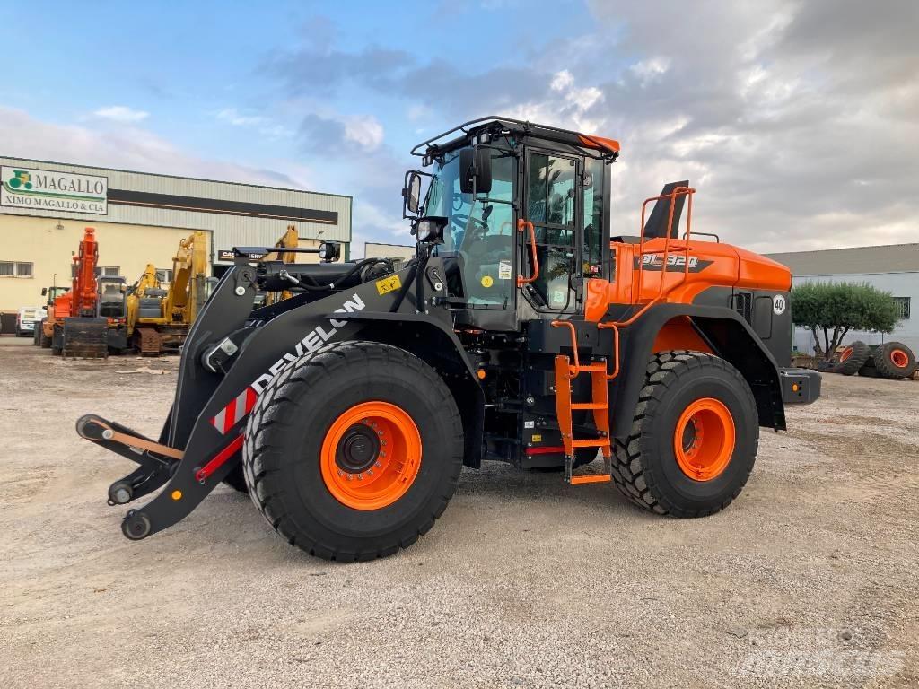 Develon DL 320-7 輪胎式裝載機