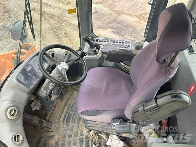 Doosan DL 300 輪胎式裝載機