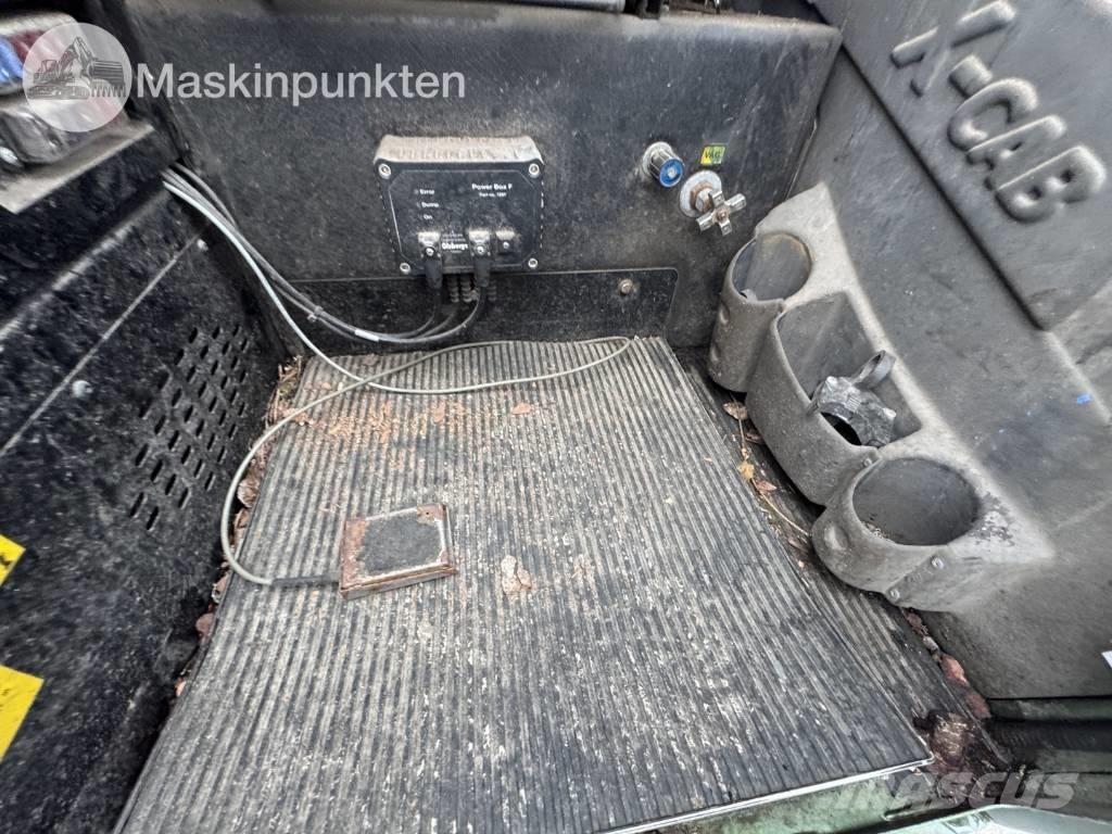 Jonsered J 1088 S 木材起重機