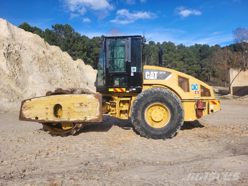 CAT CP74 單輪滾壓機
