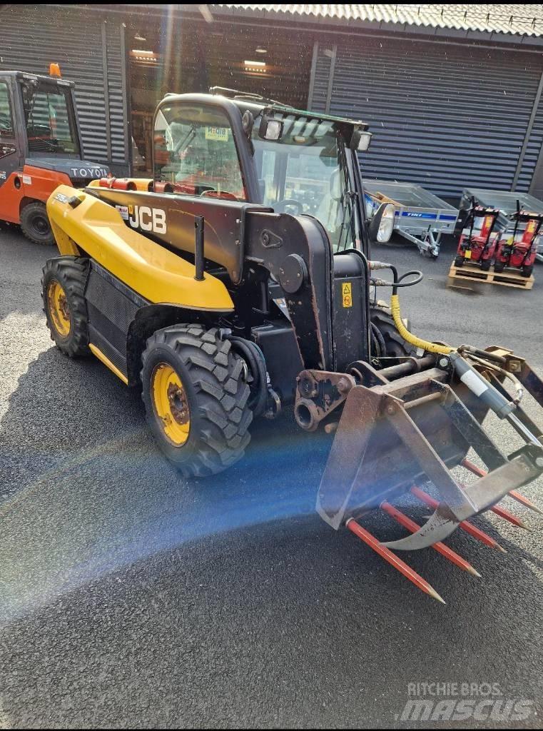 JCB 515-40 農業用伸縮臂裝載機