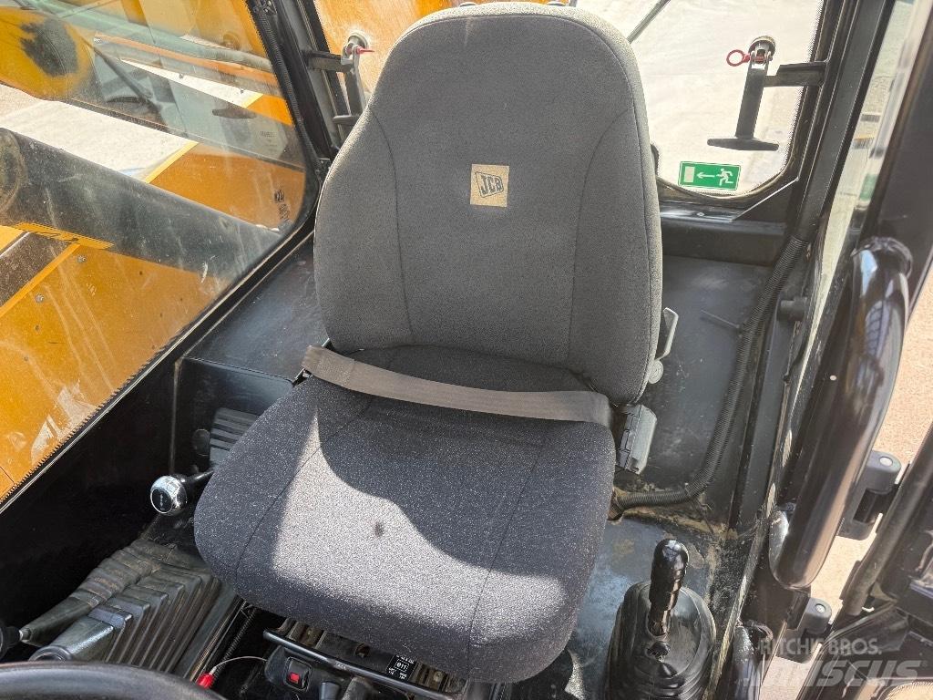 JCB 535-95 伸縮臂操作車