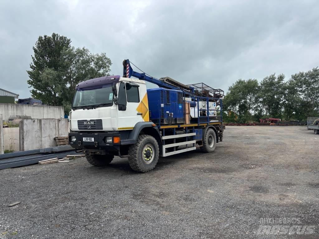 Boart Longyear DB520 移動式鑽機車