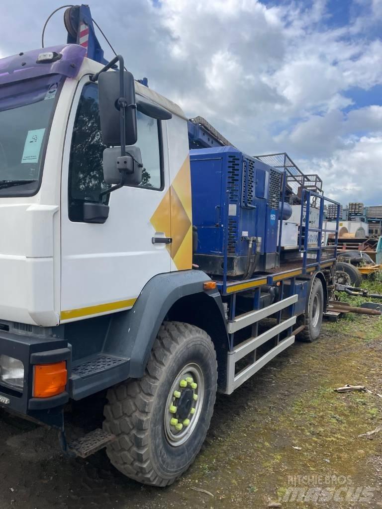 Boart Longyear DB520 移動式鑽機車