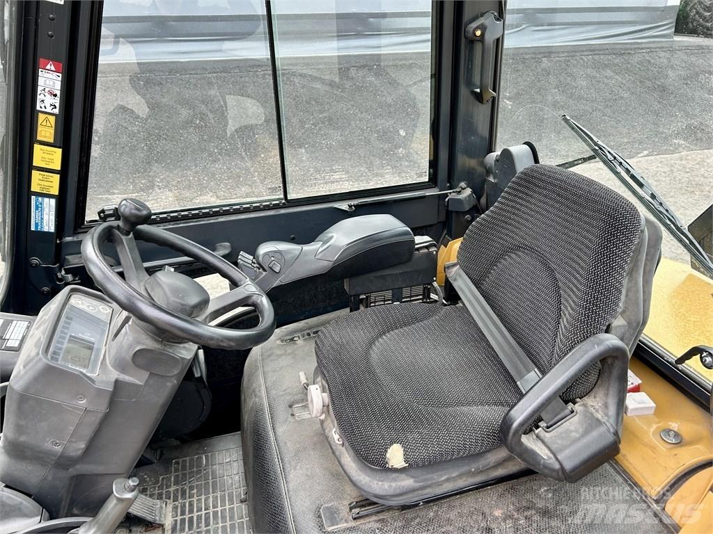 CAT DP 25 NT 柴油卡車
