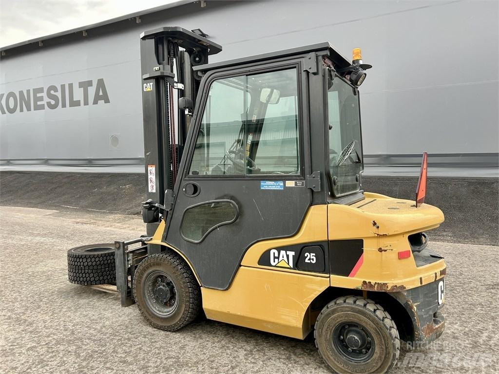 CAT DP 25 NT 柴油卡車