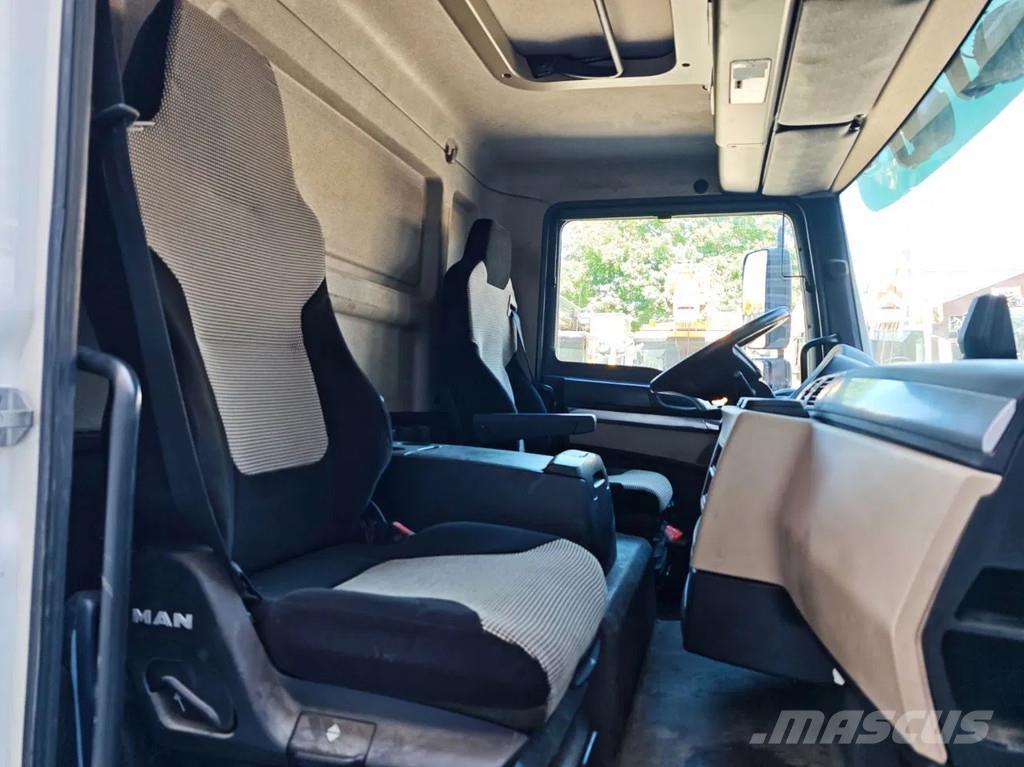 MAN TGL 8.220 4x2 商用底盤車