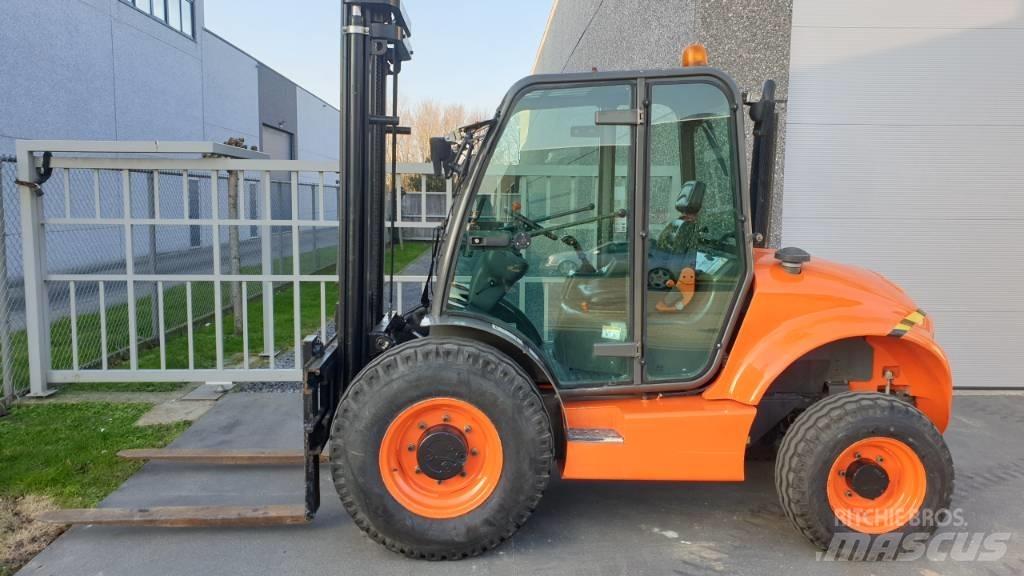 Ausa C 250 H X4 柴油卡車