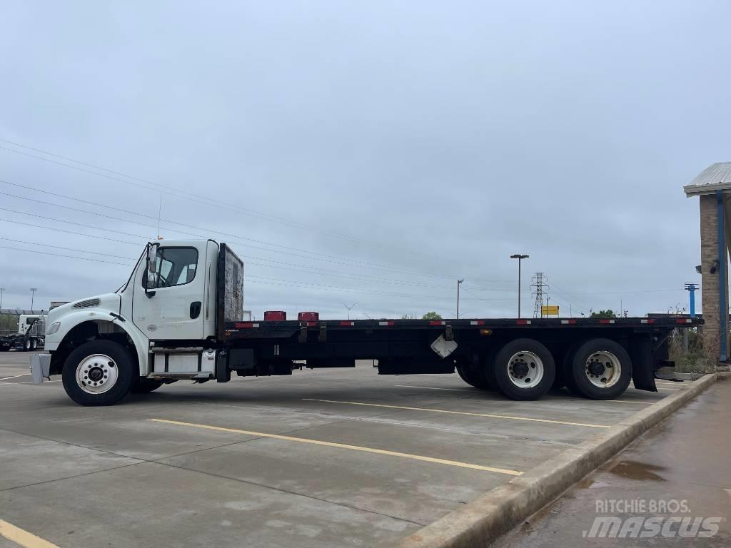 Freightliner M 106 平板式/側卸式卡車