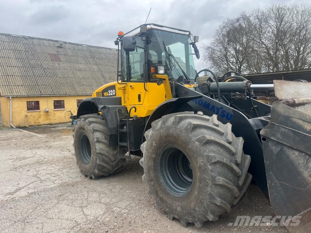 Komatsu WA 320-5 輪胎式裝載機