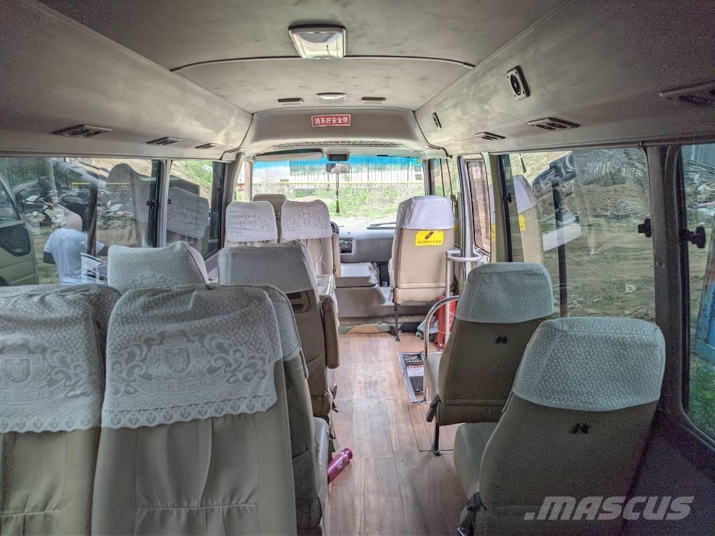 Toyota Coaster Bus 迷你巴士