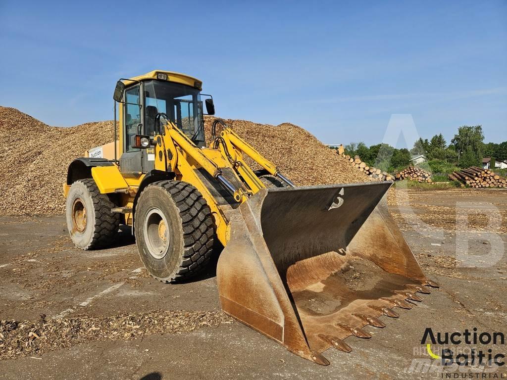 JCB 426 HT 輪胎式裝載機