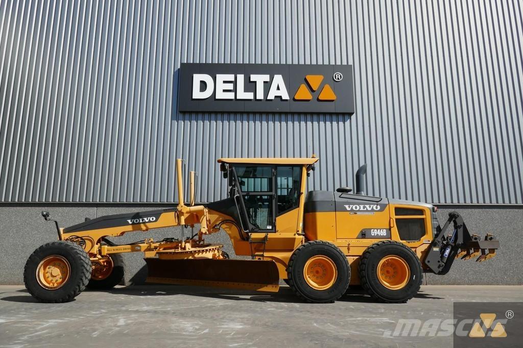 Volvo G946B AWD 平土機