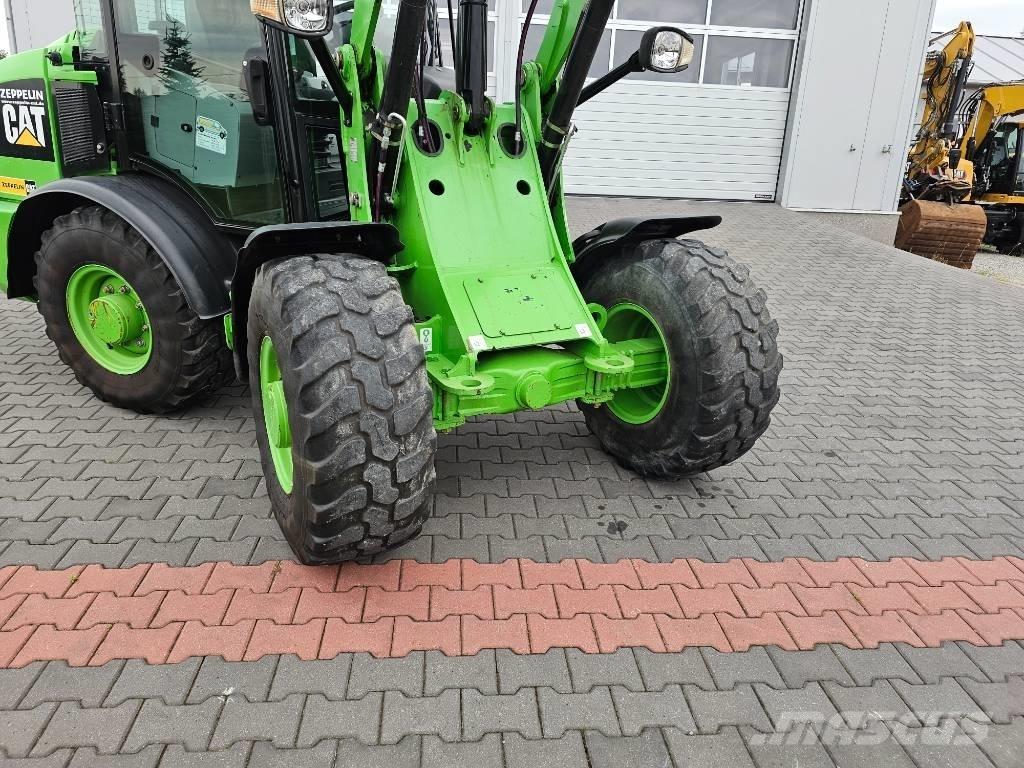CAT 906 M 輪胎式裝載機
