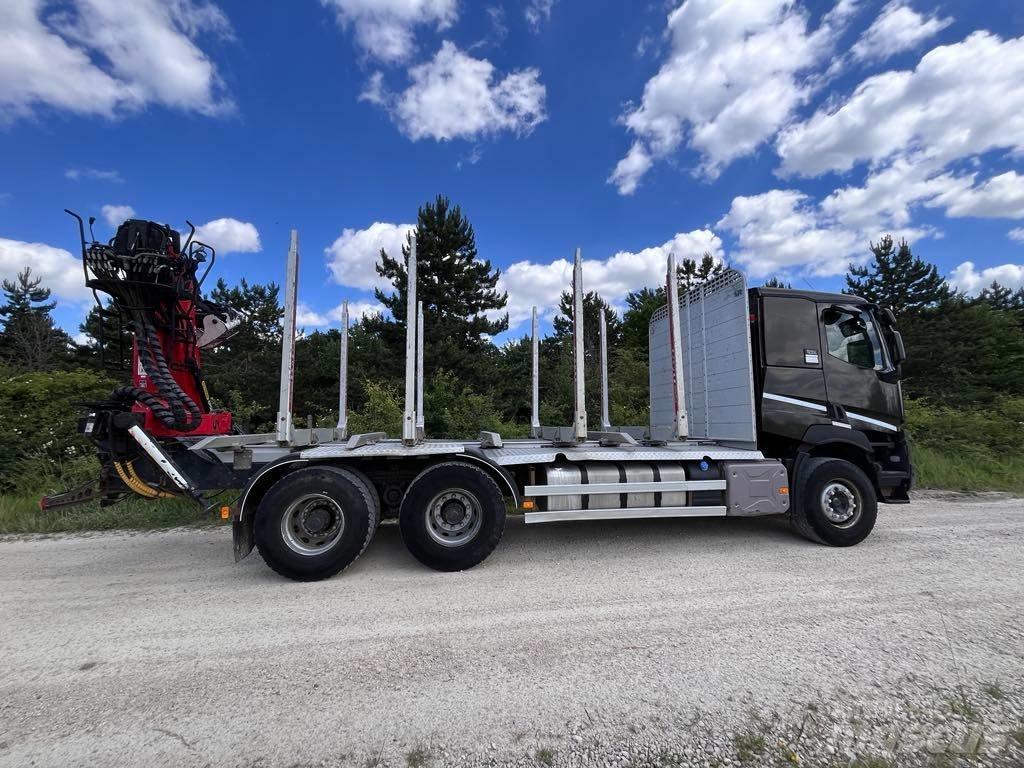 Renault Kerax 6x4 裝載起重機