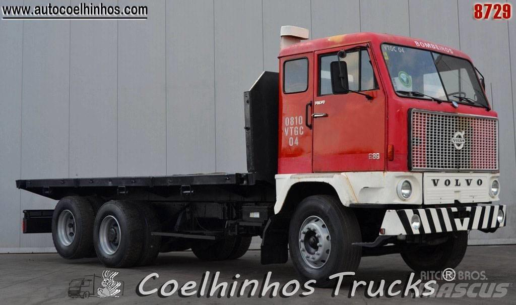 Volvo F89-42 (6x2) 平板式/側卸式卡車