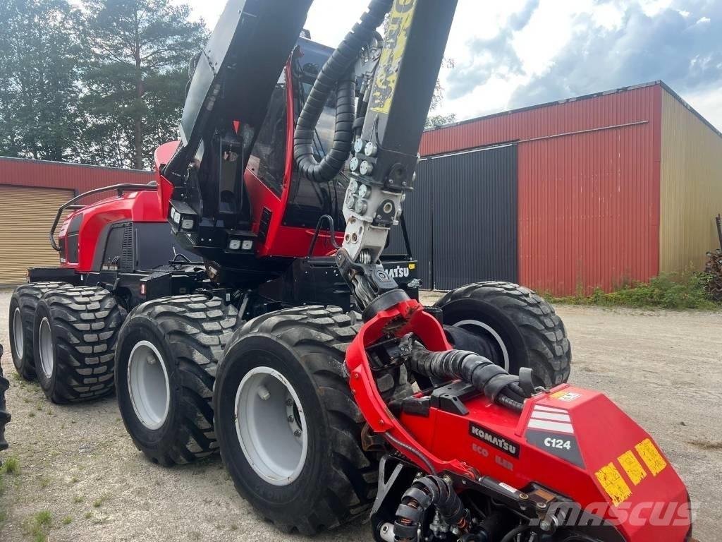 Komatsu 931 XC 收穫機